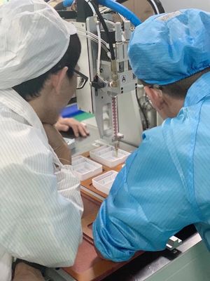 Heating Function Two Components Glue Dispensing and Potting Machine for Electronic Sensors